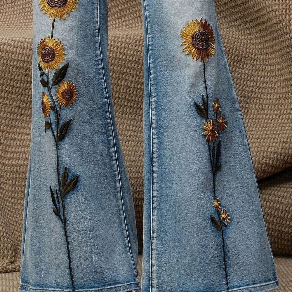 Light Wash Women's Casual Sunflower Embroidery Pocket Flared Jeans - Picture 7 of 7
